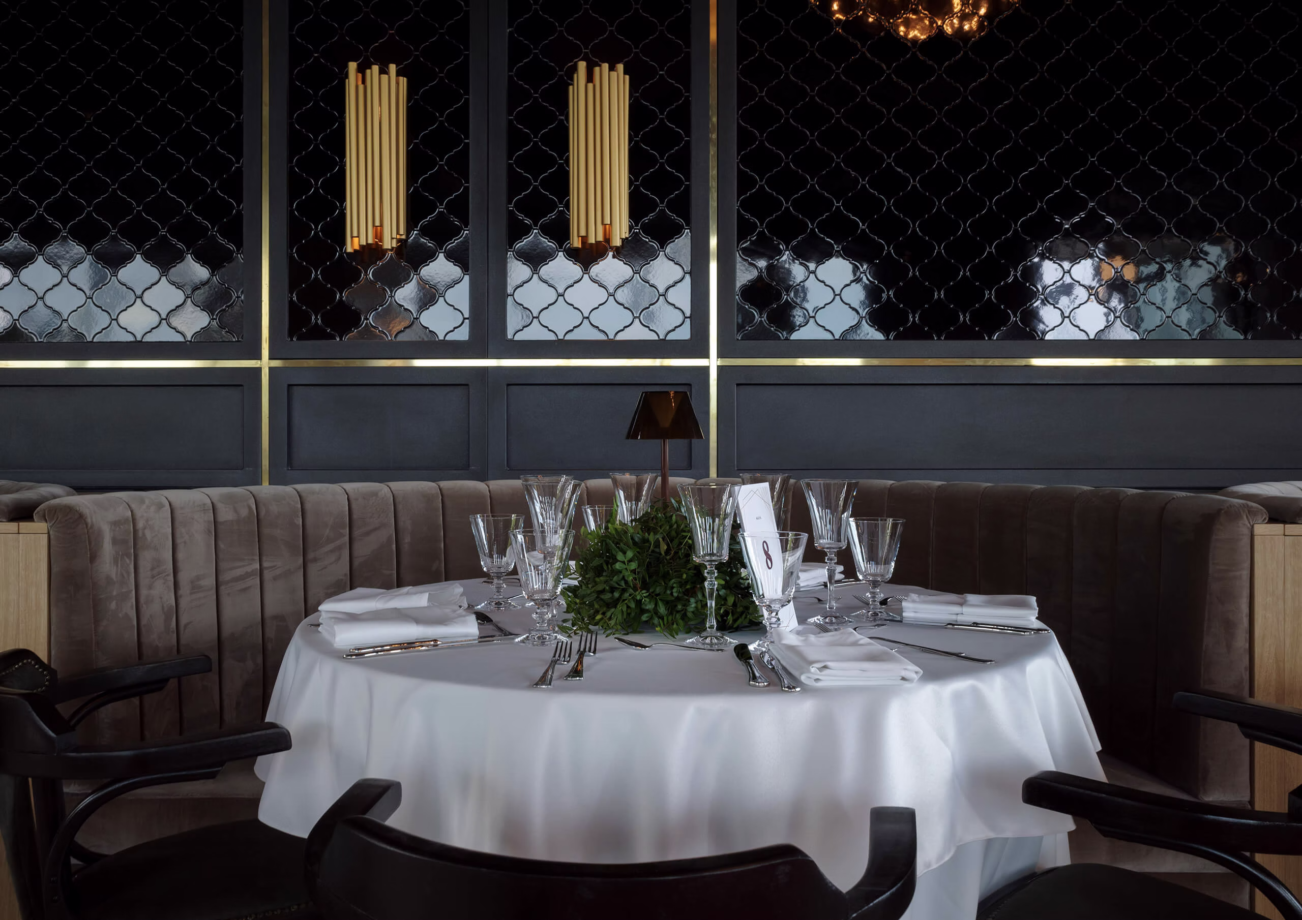 Sala de evenimente Klausen cu design modern și setup de eveniment